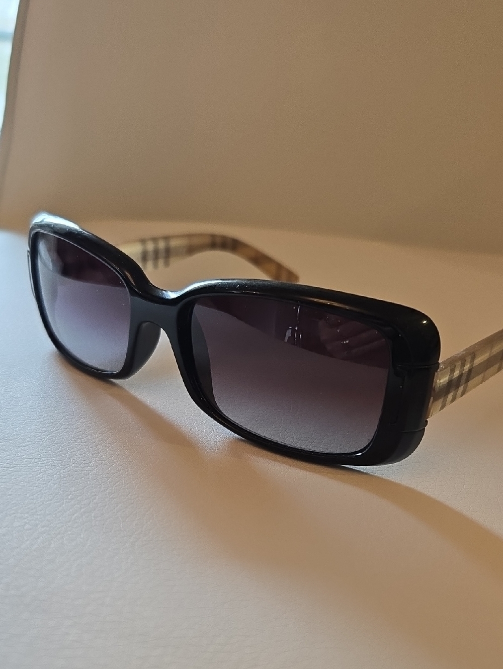 Burberry Black Frame Sunglasses with Gradient Lenses and Signature Check Arms